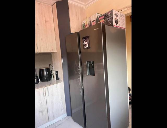 3 BEDROOM APARTMENT FOR SALE IN SUNNYSIDE